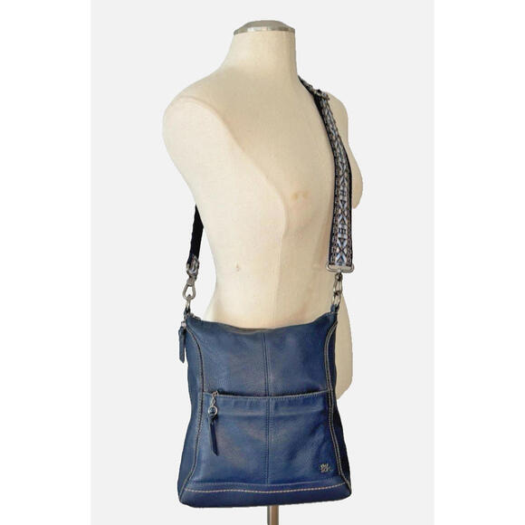 The Sak Lucia Pebbled Blue Leather Crossbody Bag Purse Embroidered Adj Strap - Picture 1 of 9